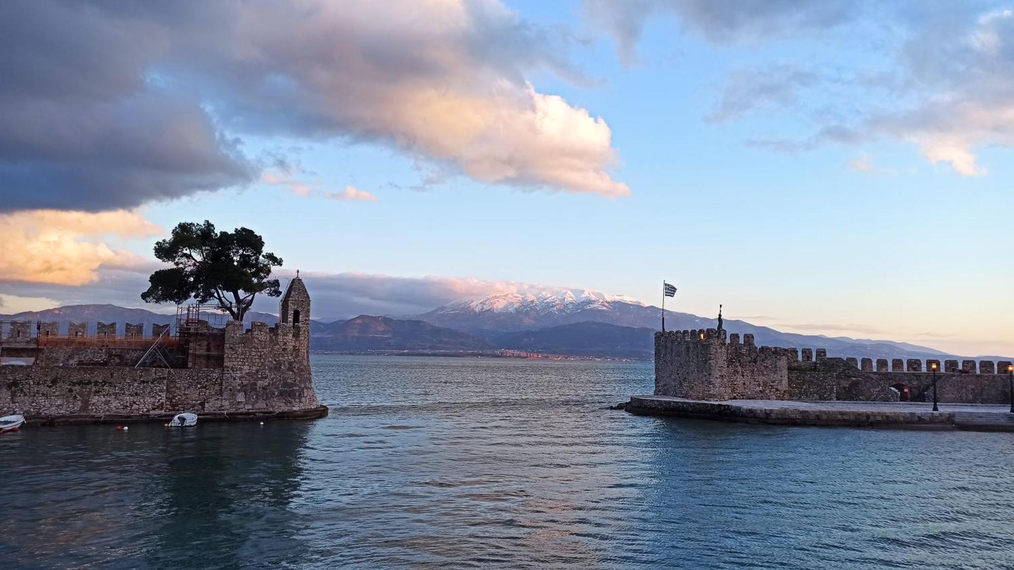 Nafpaktos Cottage By The Sea For Travelers And Dreamers! Экстерьер фото