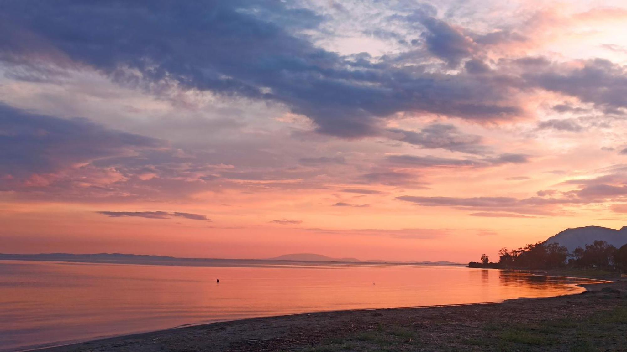 Nafpaktos Cottage By The Sea For Travelers And Dreamers! Экстерьер фото